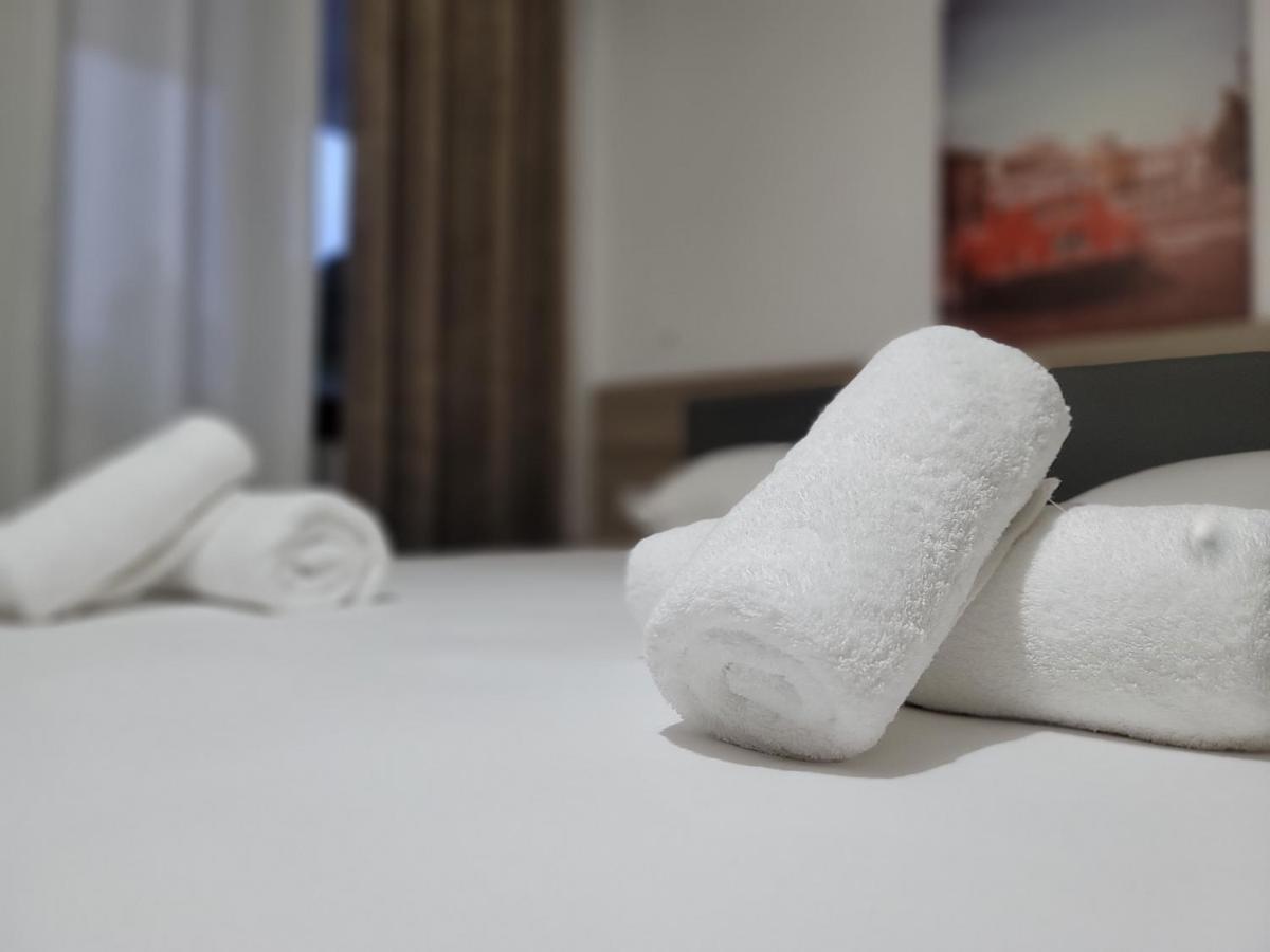 G&K Garden Hotel Berat Ngoại thất bức ảnh