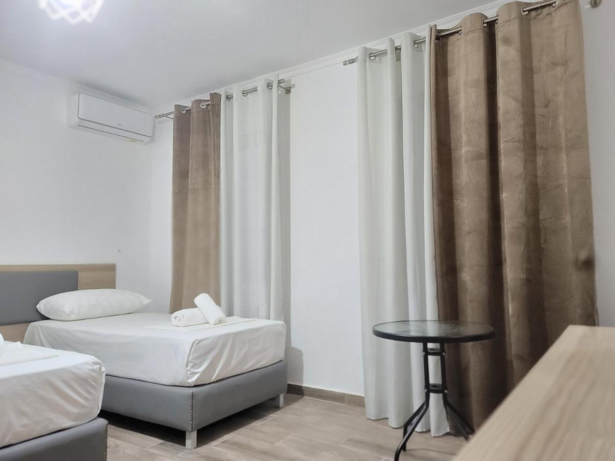 G&K Garden Hotel Berat Ngoại thất bức ảnh